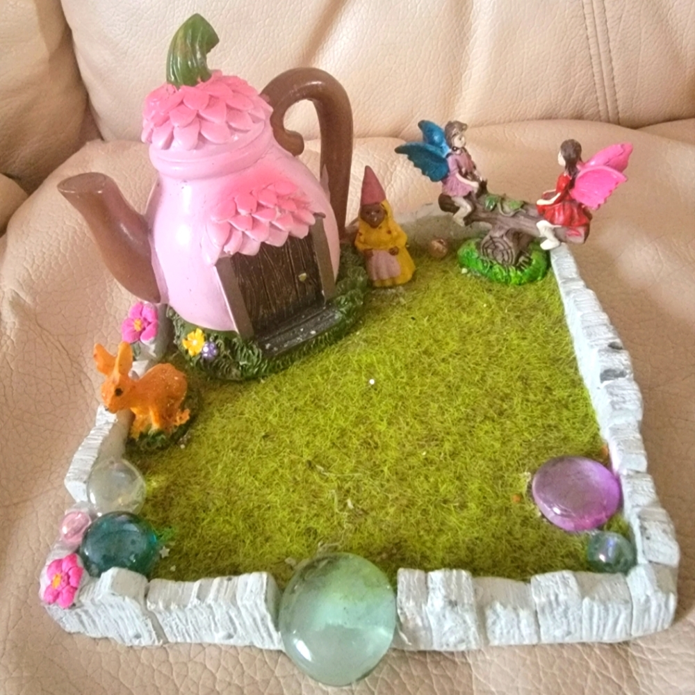 Mini fairy cottage